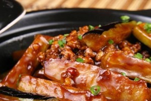茄子到底是碳水化合物吗？（揭开茄子的营养成分与疑惑之谜）
