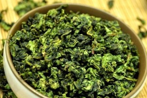 高山乌龙茶——品味丰富的高山奇茶（亲近自然，品味身心的美好）