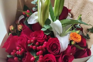 结婚十年送什么花最合适？（让鲜花传递你的真情实意）