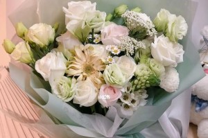 送花指南——优雅约会必备花束（约会送什么花合适？如何选择优雅花束？）