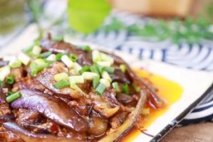 茄子与酒精的奇妙组合（探索茄子与酒精相融合的美食创意）
